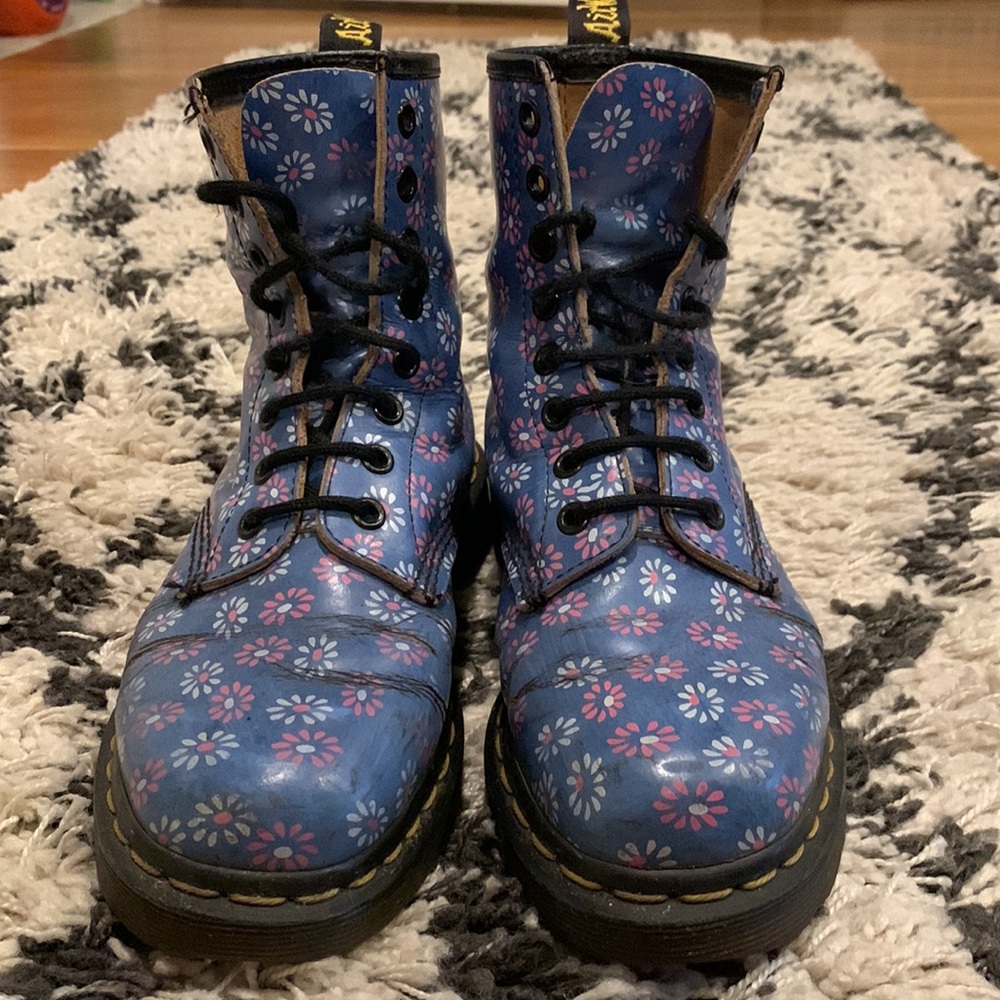 SPECIAL EDITION - Dr. Martens boots made in England. Size 6.5.
